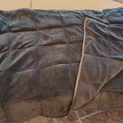 Sharper Image 20 Lb Weighted Blanket 50x75 In, dark grey