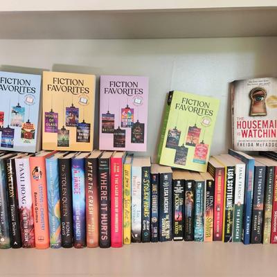 36pc Novels - Patricia Cornwell, Fiona Davis, Freida McFadden, Tana French++