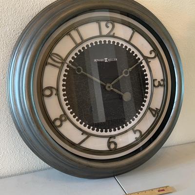 Howard Miller Kennesaw Wall Clock Model 625-526 - 25x25 (retail 230$)