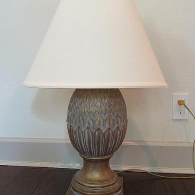 Brown/White Wash Pineapple Table Lamp 21x30x15