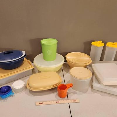 19pc Tupperware Kitchen Storage - Canisters, Deviled Egg Container++