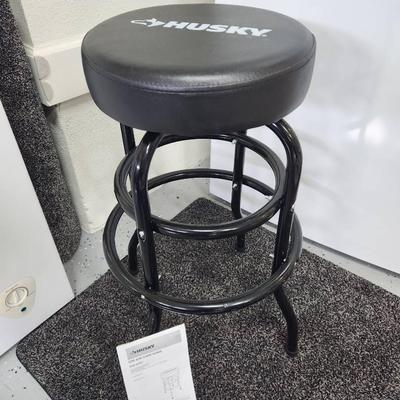 Husky Swivel Top Shop Stool - 17x17x28"
