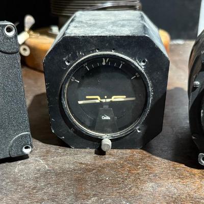 Set of 3 Aircraft Cockpit Instruments – Vintage Avionics