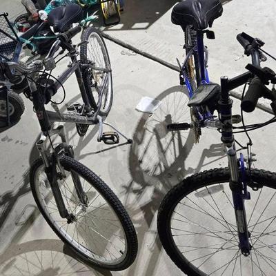 Pair of Adult Bicycles – Schwinn Suburban & Ross Road Warrior
