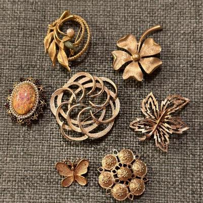 Gold Tone Sarah Coventry And Art Brooches 