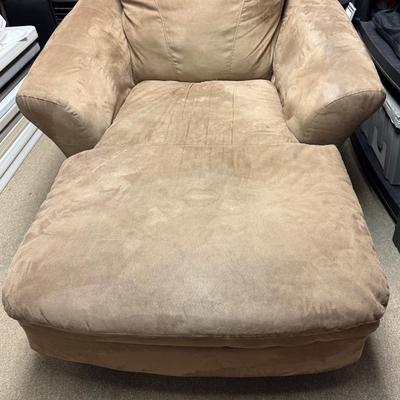 Brown Lounge Chair 