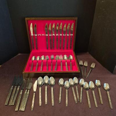 Vintage Interpur "Mexicaly Rose" Service for 10 Plus - 82 Pieces in All - in Dark Wood Case
