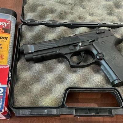 Elite II Beretta BB Gun Pistol With Co2 And Bbs 