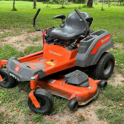 Husqvarna Z254 Zero Turn Riding Mower