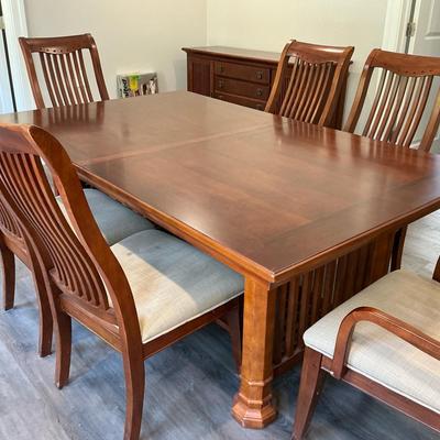 Legacy Classics Furniture Dining Table & 6 Chairs  