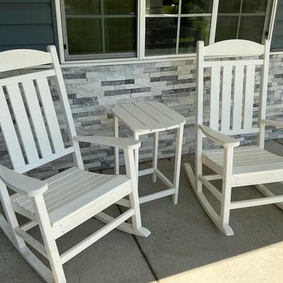 Polly wood Set Of Two Rockers And side Table