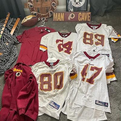 Huge Washington Redskins Items L And XL