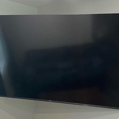Hisense Flat Screen TV 64”