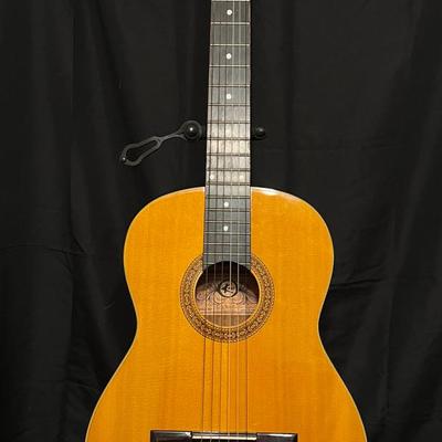 Lot 313: Kay KCL380 Classical Acoustic Guitar – Made in Korea – Includes Hard Case