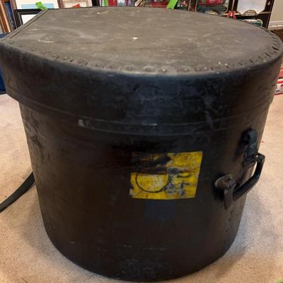Lot 279: Vintage Fiber Drum Case 21”