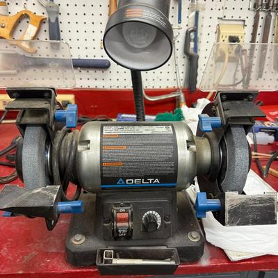 Lot 509: Delta 6 Inch Grinder