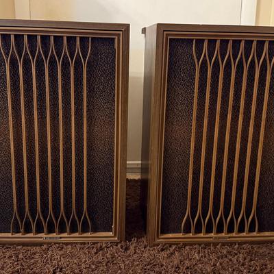 Lot 453: Vintage Kenwood KL-777S 5-Way / 6-Driver Loudspeaker System