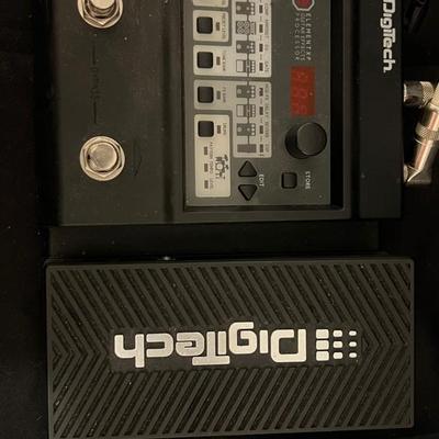 Lot 326: Digitech Element XP Guitar Multi-Effects Processor with Expression Pedal