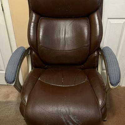 Lot 475: La-Z-Boy Brown Leather Executive Office Chair – Adjustable, Rolling Base