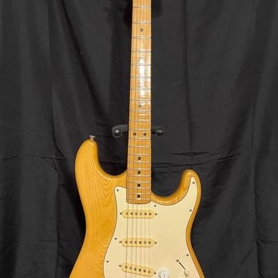 Lot 301: Unknown Japanese-Built Strat-Style Electric Guitar – Natural Finish – Great Condition
