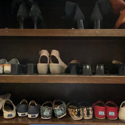 Women’s Mid-to-High End Shoes Size 7 Mystery Lot