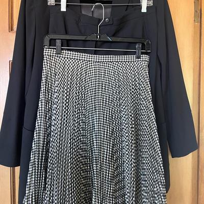Classic Sanders Suit & Gianni Versace Skirt, Size 42/44 - Vintage 