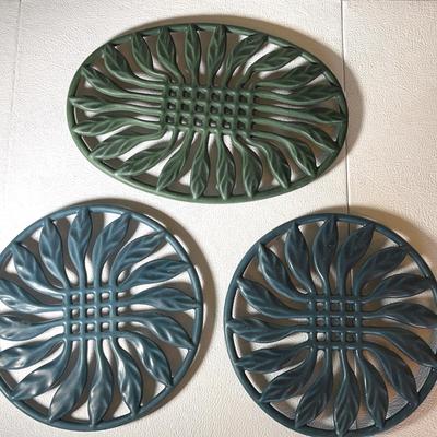 Invicta, France Cast Iron Enameled Trivets, 3 Pcs