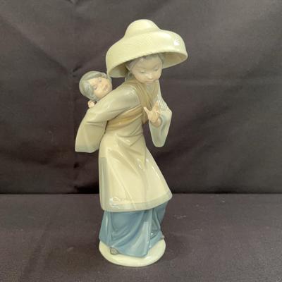 Lladro Figurine | My Precious Bundle #5123