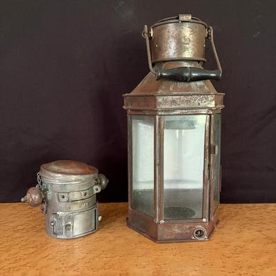 WWII US Navy Bureau of Ships No. 5 Compass & Ships Lantern 