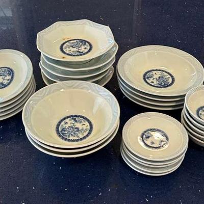 KAS040- Large Lot of Matching Vintage Asian Porcelain Dishes