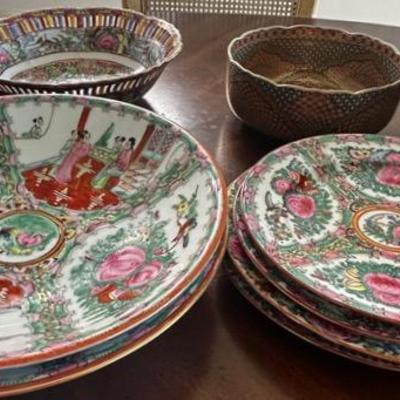 KAS038 - Large Vintage Famille Rose Medallion Platters 