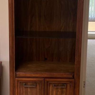 KAS012 Wooden Hutch