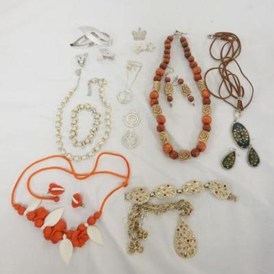 Sale Photo Thumbnail #172