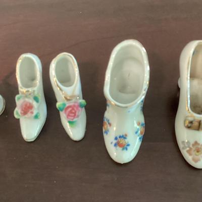 5 Porcelain Pieces Thimble And Shoes