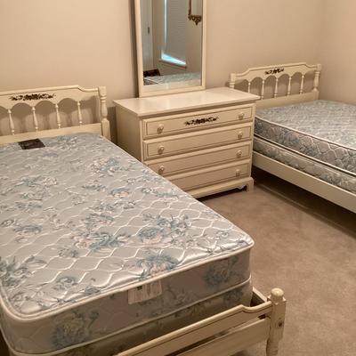 Decoupage Twin Bed Set