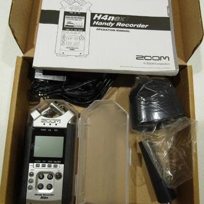Sale Photo Thumbnail #121: Zoom H4N handy  multi-track recorder
