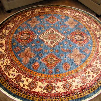 Hand made 9' round Vezirhan Turkish wool rug