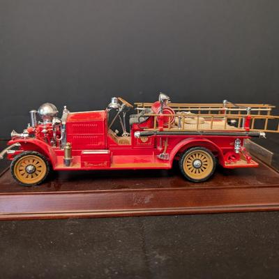 Franklin Mint Vintage Fire Truck- 1922 Ahrens-Fox R-K-4 Pumper with Certificate of Authenticity