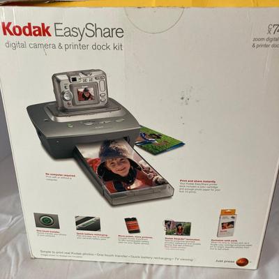 Kodak EasyShare Digital Camera & Printer Dock Kit – Model CX7430