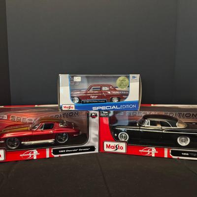 Lot of 3 Diecast Model Cars – Maisto Special Edition