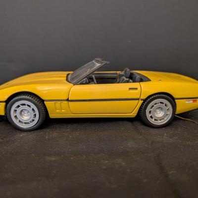 Franklin Mint Classic Die-Cast Model Corvette and Countach