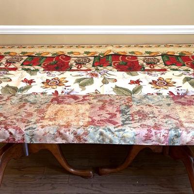 Runners, Table Cloths And Napkins 