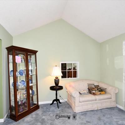 084 living room