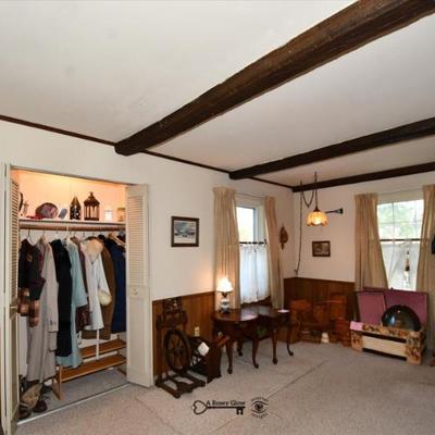 322 bonus room