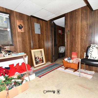 842 storage room