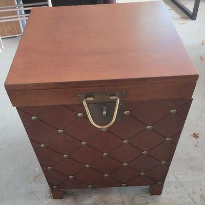 Nailhead End Table Trunk