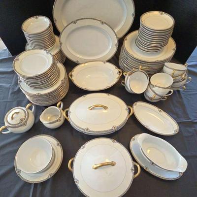 Noritake "Shirley" 100 Piece China Set 