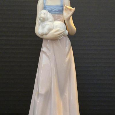 Lladro NAO Porcelain Figurine "Pampered Poodle" #1157