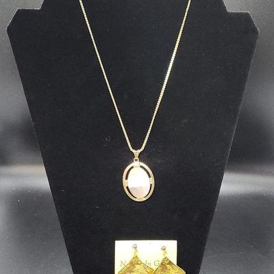 Gold Jewelry Lot: Pair 24k Plated Gingko Leave Earring, Pair Starfish Earrings, Gold Chain Pendant