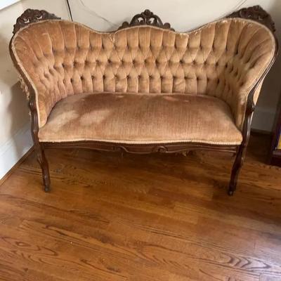 Antique Tufted Velvet Sette